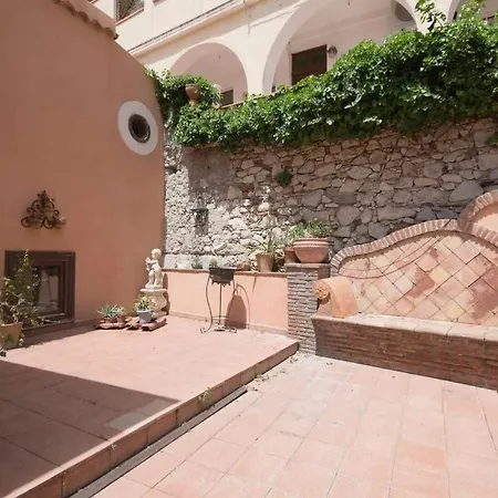 Matteo's House Centro Storico Apartment Taormina